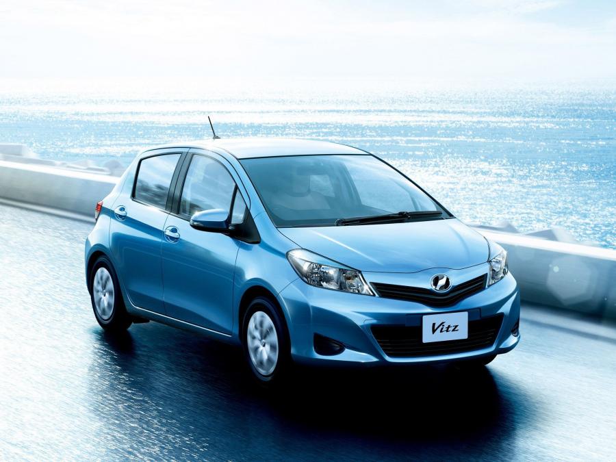  Toyota Vitz 2011 года  (фото 7 из 8)